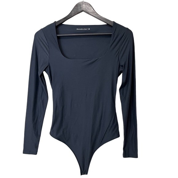 Abercrombie & Fitch Soft Matte Seamless Square Neck Bodysuit - Picture 2 of 12